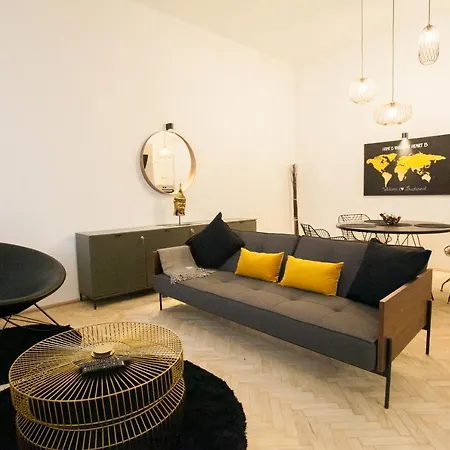 Real Delux Next To Gozsdu & Synagogue Будапешт