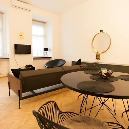 Real Delux Next To Gozsdu & Synagogue Апартаменты Будапешт